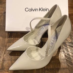 Calvin Klein DRAMA Light Gray Heels Size 10, Heel height 4 inches